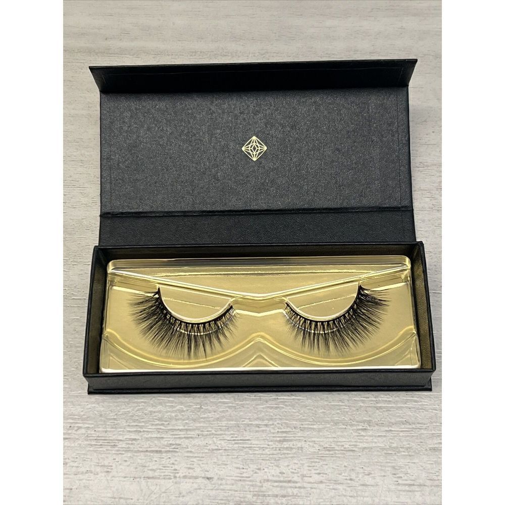 LASH Star Visionary Silk Lashes 003 One Pair Of New Lashes NIB